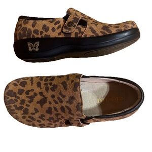 Alegria Kara Leopard Tan Brown Suede Slip On Clogs 38 USSize 7.5
